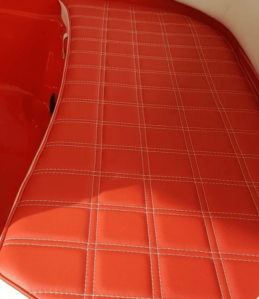 20170923_102627-1920w interni in pelle rossa per barche